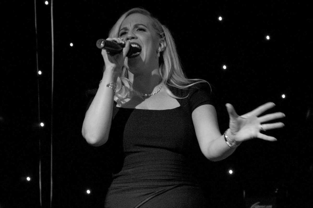 Großes Bild schließen! A night about Adele featuring Debbie Watt from London