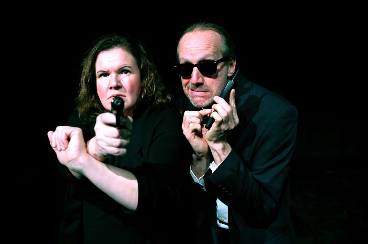 Ein Agent ist nicht genug – improvisierte Agenten-Thriller-Komödie