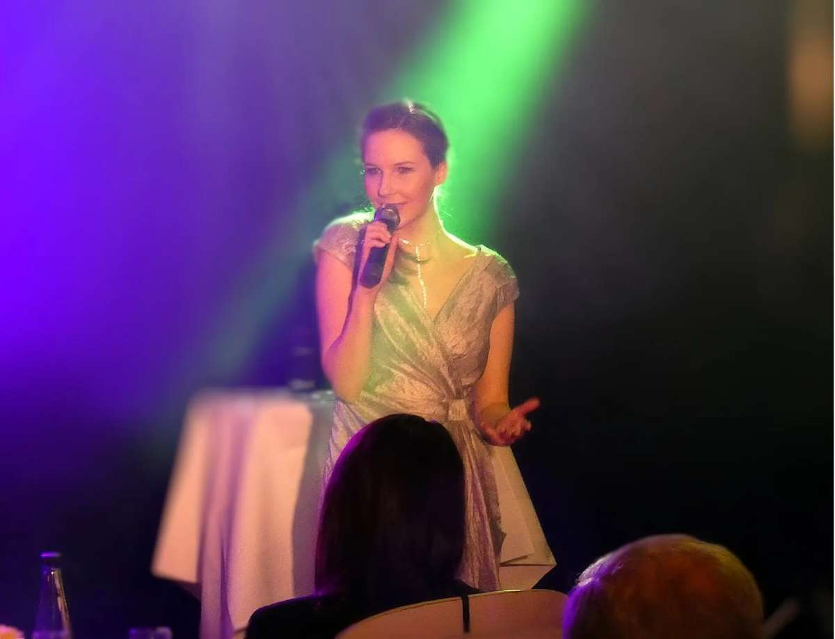 Großes Bild schließen! A Tribute Show to Helene Fischer - Dinnershow