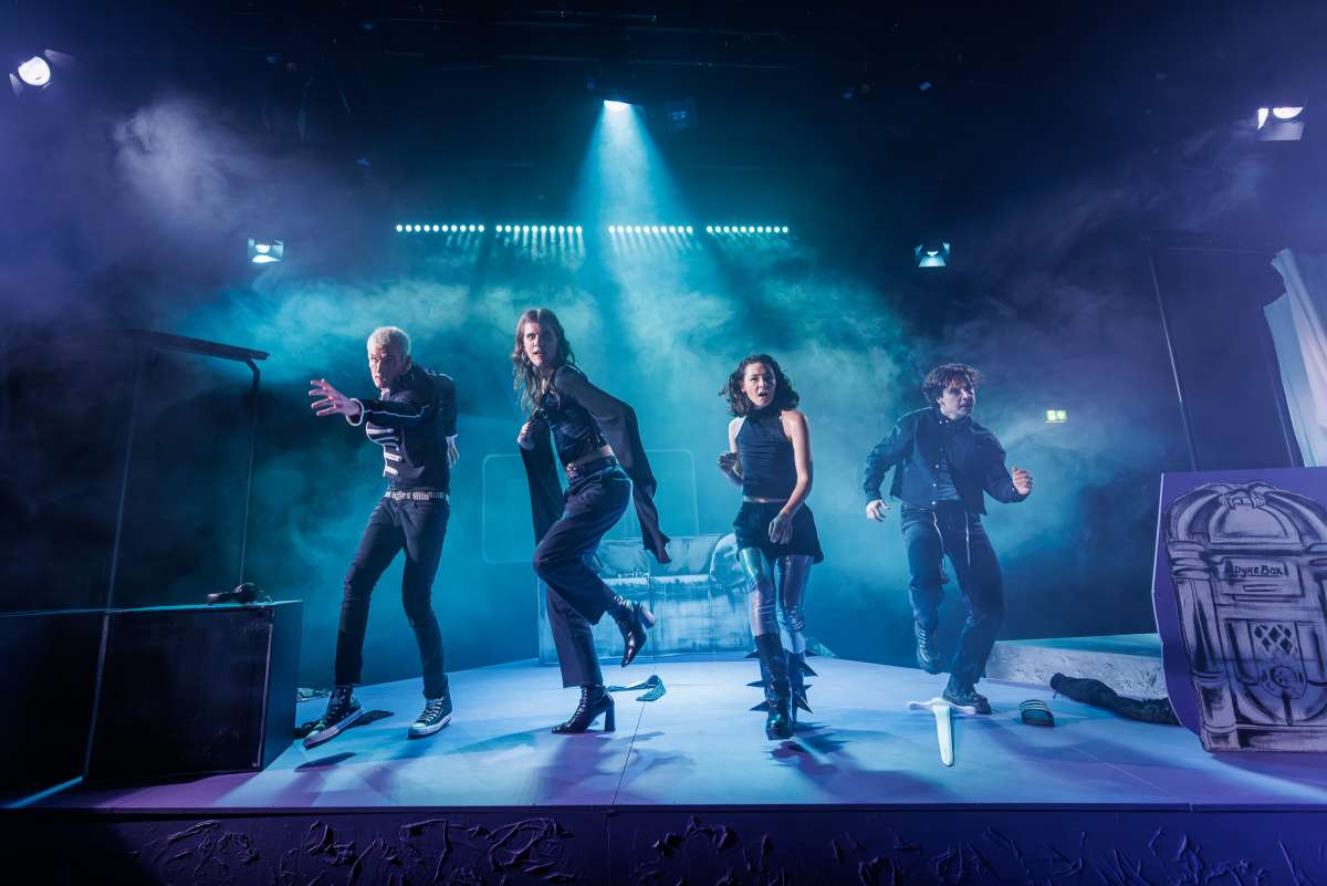 Historians say they were just friends. Eine Ode an Butches, Dykes, Femmes und Queers /UA - Phin Mindner / 15+