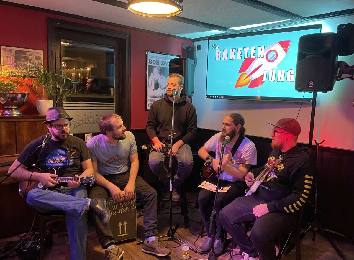 Ukulele Punk Covers mit den Raketenjungs