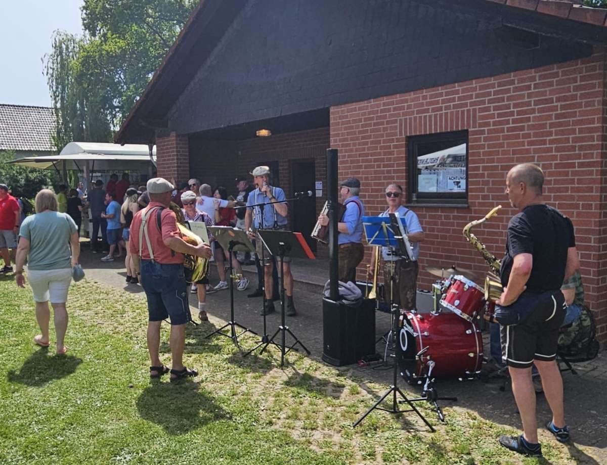 Maibaumfest in Singlis