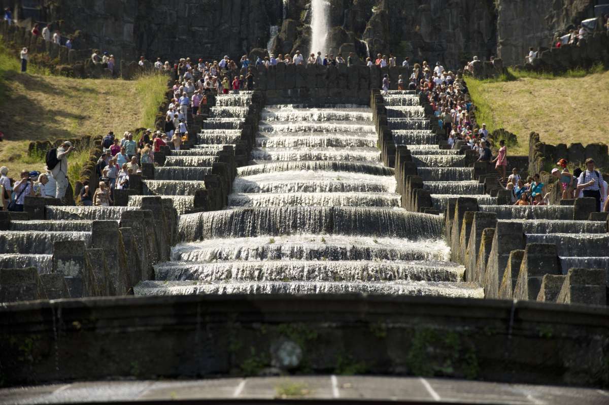 Großes Bild schließen! Beeindruckende Wasserspiele – Führung