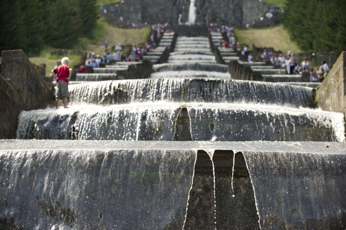 Großes Bild schließen! Beeindruckende Wasserspiele – Führung
