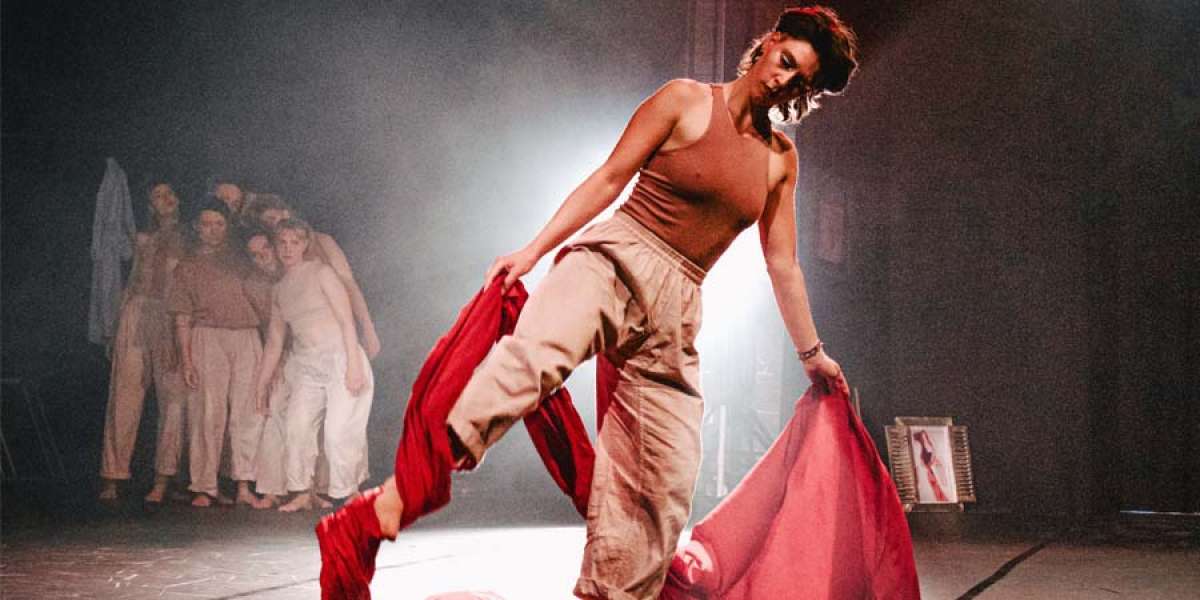 Rauslaufen. Bewegungstheater zu Menstruation.