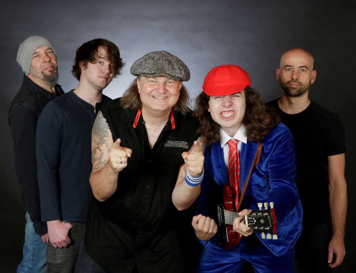 Großes Bild schließen! WE SALUTE YOU - Tribute to AC/DC