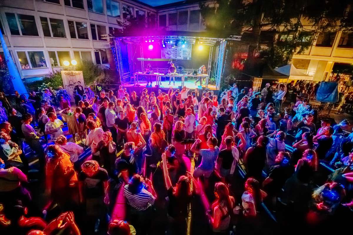 Großes Bild schließen! Bierbrunnen-Livemusik - Libori 2026