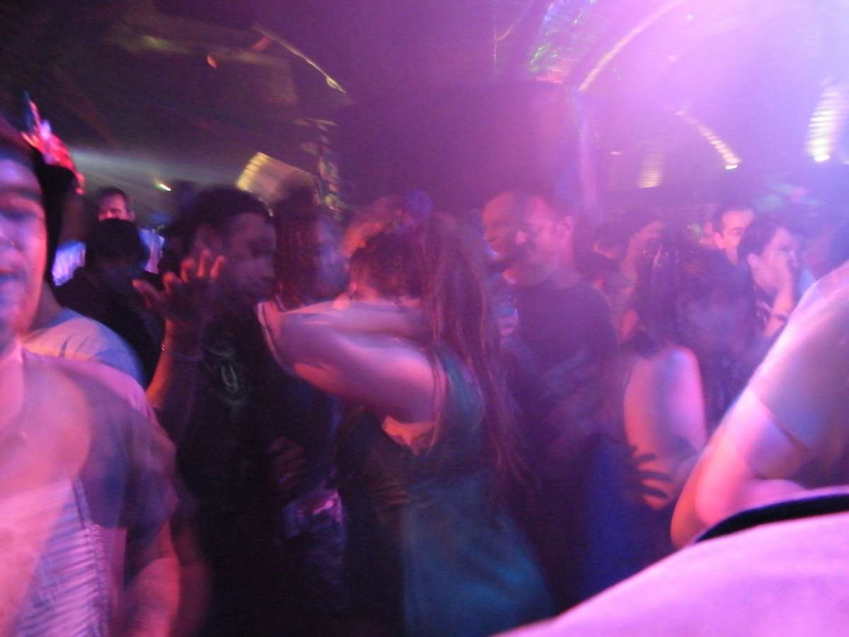 Kraftklub & K.I.Z - Party – Dancing With Myself - Events