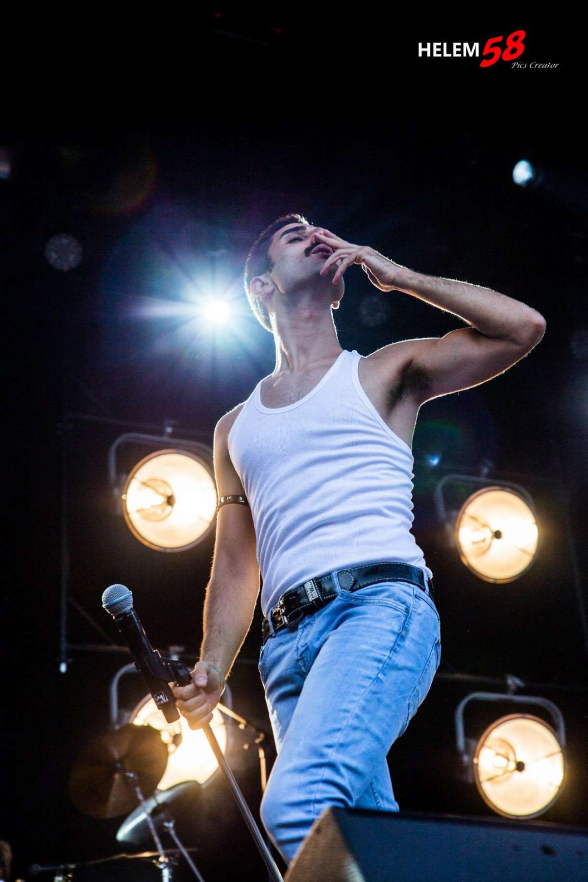 The Best of Queen – A Magical Tour – Break Free