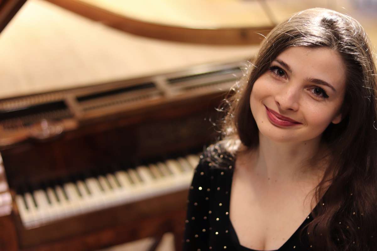 Bach's Goldberg-Variationen für Klavier solo zum 1.Advent – mit der preisgekrönten Pianistin Fatjona Maliqi (Kosovo / D)